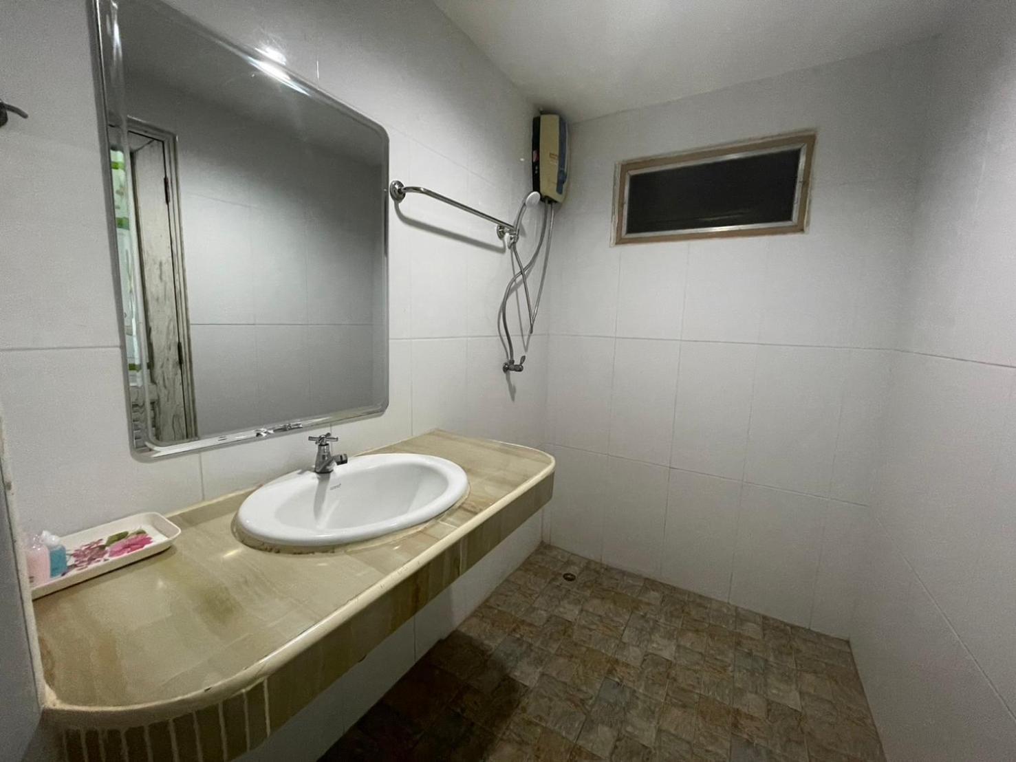 Oyo 75494 President Apartment Pattaya Zewnętrze zdjęcie