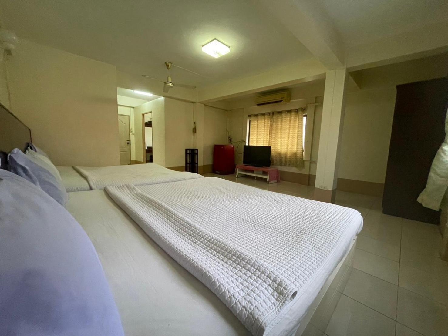 Oyo 75494 President Apartment Pattaya Zewnętrze zdjęcie