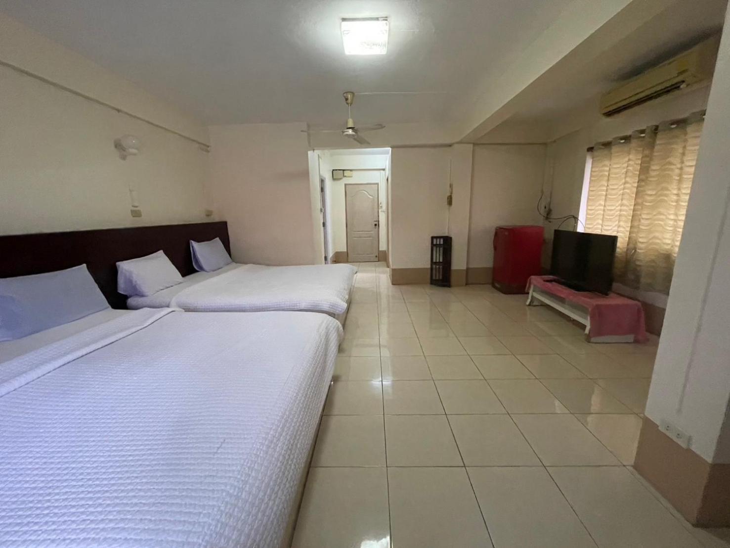 Oyo 75494 President Apartment Pattaya Zewnętrze zdjęcie
